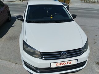 2016 Volkswagen Polo V Рестайлинг, белый, 700000 рублей, вид 2