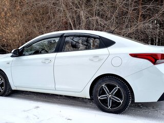2020 Hyundai Solaris II, белый, 1425000 рублей, вид 2