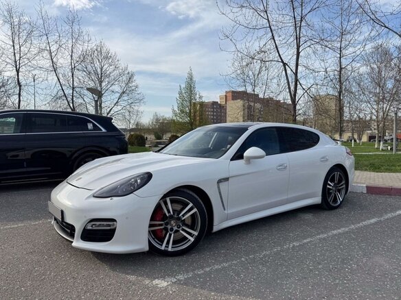 2010 Porsche Panamera Turbo I, белый, 2500000 рублей - вид 1