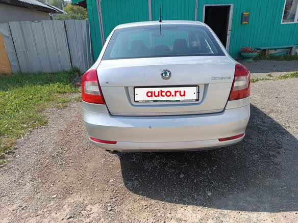 2012 Skoda Octavia II (A5) Рестайлинг, серебристый, 700000 рублей - вид 1