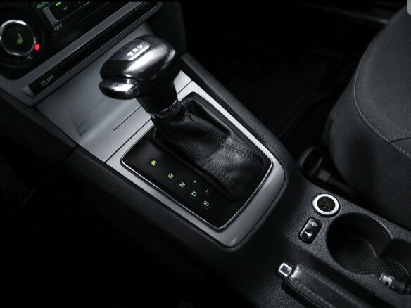 2011 Skoda Octavia II (A5) Рестайлинг, чёрный, 599999 рублей - вид 17
