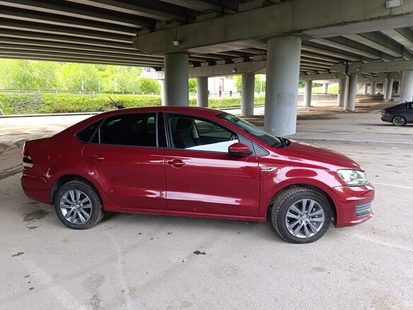 2019 Volkswagen Polo V Рестайлинг, пурпурный, 1365000 рублей - вид 5