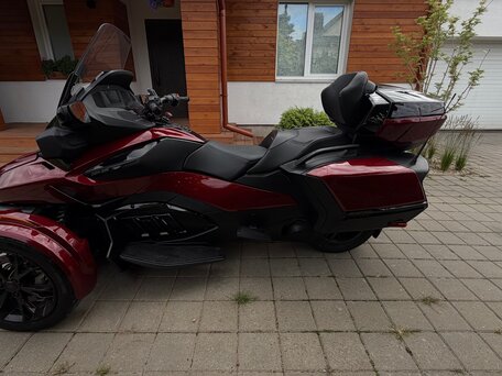 2023 BRP Can-Am Spyder, красный, 2040000 рублей, вид 4