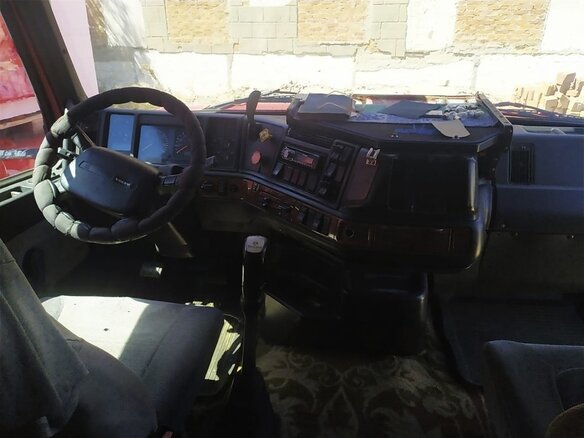 2001 Volvo VNL, красный, 1172640 рублей - вид 2