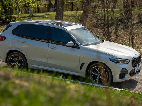 2018 BMW X5 30d IV (G05/G18), белый, 7100000 рублей - вид 9
