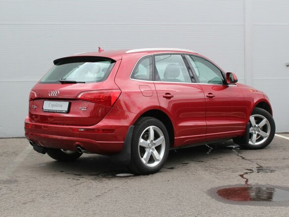 2008 Audi Q5 I (8R), красный - вид 2