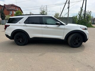 2021 Ford Explorer VI, белый, 3990000 рублей, вид 4