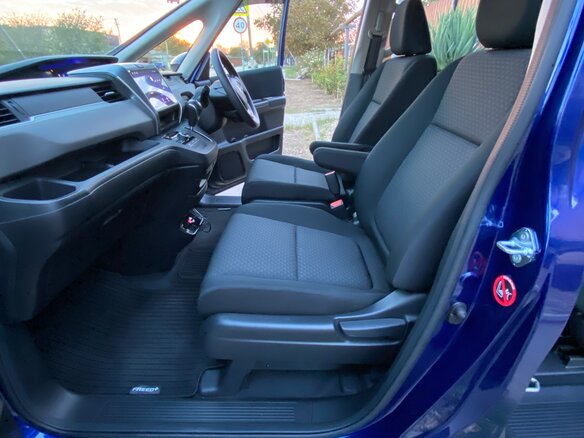 2018 Honda Freed II, синий, 1696000 рублей - вид 18