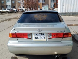 2000 Toyota Camry IV (XV20) Рестайлинг, серебристый, 700000 рублей, вид 3