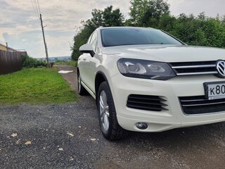 2011 Volkswagen Touareg II, белый, 2195000 рублей, вид 4
