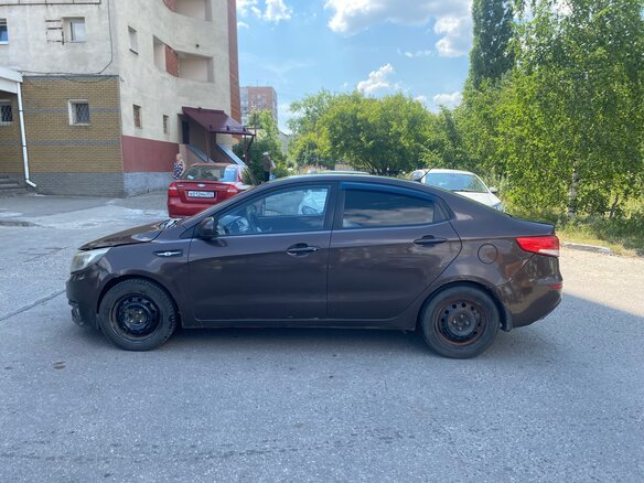 2015 Kia Rio III Рестайлинг, коричневый, 269000 рублей - вид 6