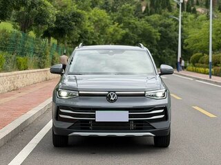 2026 Volkswagen Tharu XR, серый, 1890000 рублей, вид 2