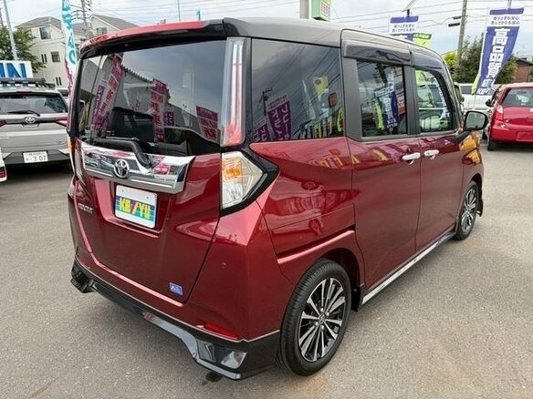 2022 Toyota Roomy I Рестайлинг, пурпурный - вид 4