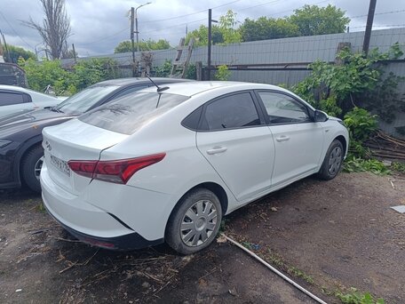 2021 Hyundai Solaris II Рестайлинг, белый, 937000 рублей, вид 4