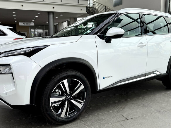 2024 Nissan X-Trail IV, белый - вид 2