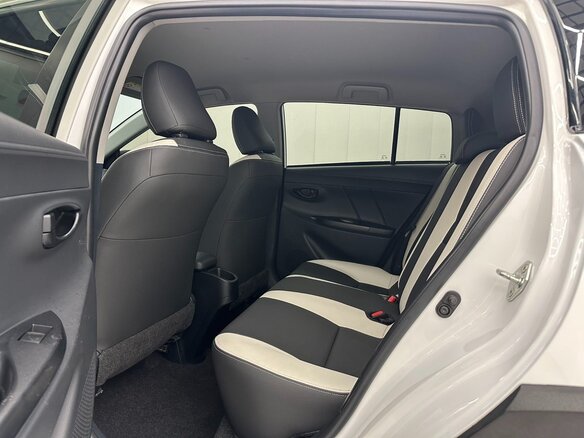 2022 Toyota Yaris Cross I, белый, 1490000 рублей - вид 8