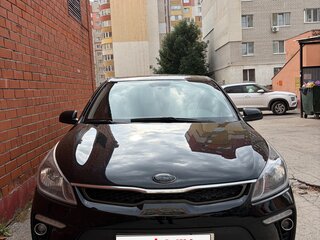 2017 Kia Rio IV, чёрный, 1150000 рублей, вид 1