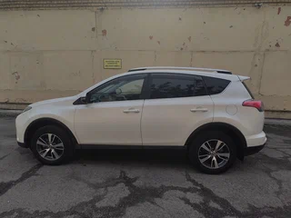 2017 Toyota RAV4 IV (XA40) Рестайлинг, белый, 3000000 рублей, вид 4