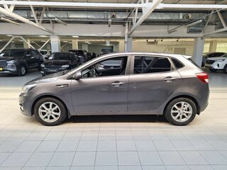 2016 Kia Rio III Рестайлинг, серый, 935000 рублей, вид 4