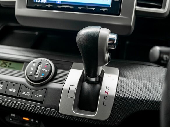 2014 Honda Freed I Рестайлинг 2, чёрный, 1275000 рублей - вид 13