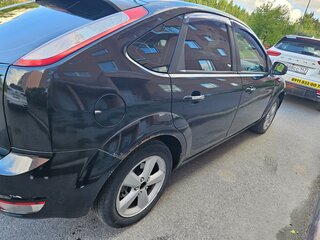 2010 Ford Focus II Рестайлинг, чёрный, 550000 рублей, вид 3