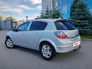 2014 Opel Astra H Рестайлинг, серебристый, 530000 рублей, вид 4