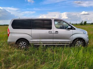 2021 Hyundai H-1 II Рестайлинг 2, серебристый, 2900000 рублей, вид 4
