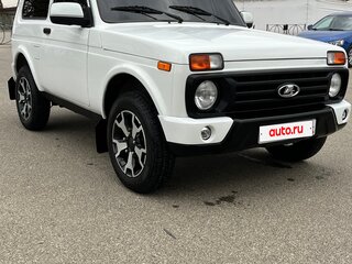 2018 Lada (ВАЗ) 2121 (4x4) Urban I Рестайлинг, белый, 730000 рублей, вид 3