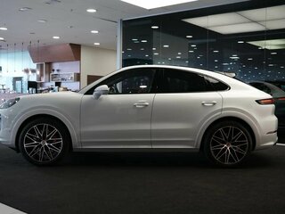 2025 Porsche Cayenne S Coupé III Рестайлинг, белый, 22333000 рублей, вид 4