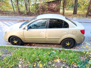 2010 Kia Rio II Рестайлинг, бежевый, 470000 рублей, вид 5