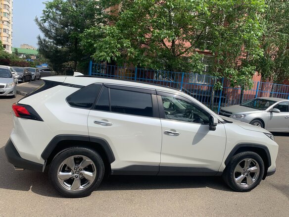 2019 Toyota RAV4 V (XA50), белый, 3500000 рублей - вид 7