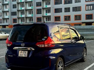 2017 Honda Freed II, синий, 1550000 рублей, вид 4