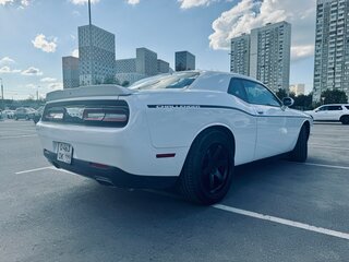 2018 Dodge Challenger III Рестайлинг 2, белый, 3850000 рублей, вид 2