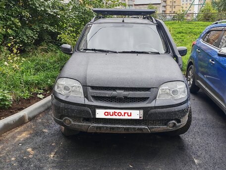 2012 Chevrolet Niva I Рестайлинг, серебристый, 370000 рублей, вид 2