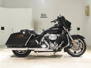 2012 Harley-Davidson Street Glide, чёрный, 995000 рублей, вид 2