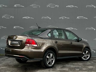 2017 Volkswagen Polo V Рестайлинг, коричневый, 927900 рублей, вид 2