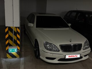 2001 Mercedes-Benz S-Класс 500 Long IV (W220), белый, 1300000 рублей, вид 3