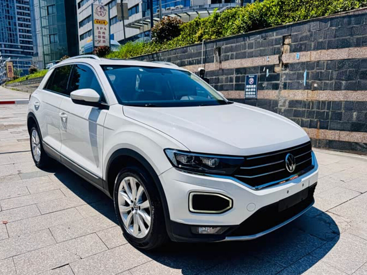 Открыть фотографии: Volkswagen T-Roc I (China Market)