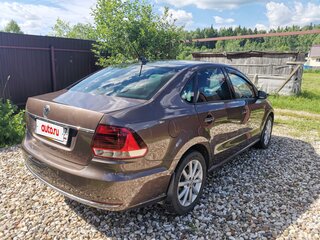 2017 Volkswagen Polo V Рестайлинг, коричневый, 1270000 рублей, вид 4