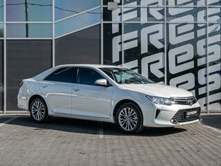 2016 Toyota Camry VII (XV50) Рестайлинг, белый, 1995000 рублей, вид 1