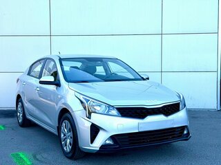 2022 Kia Rio IV Рестайлинг, серый, 1485000 рублей, вид 3