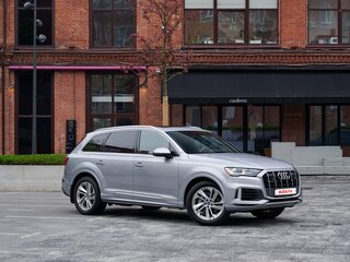 2021 Audi Q7 55 TFSI II (4M) Рестайлинг, серебристый, 5590000 рублей, вид 4