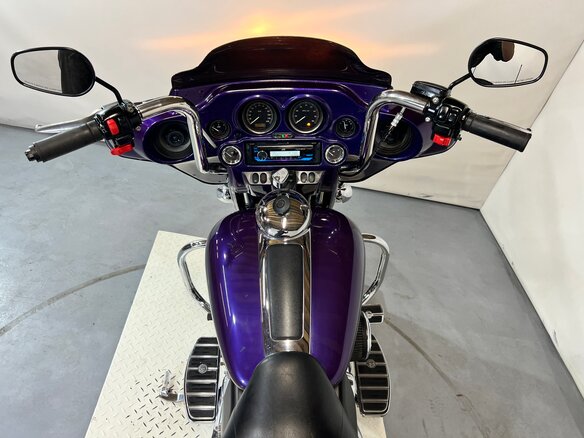2010 Harley-Davidson Electra Glide, фиолетовый, 690000 рублей - вид 38