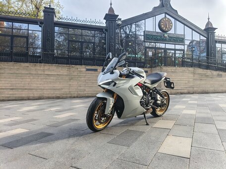 2021 Ducati Supersport, белый, 1450000 рублей, вид 4