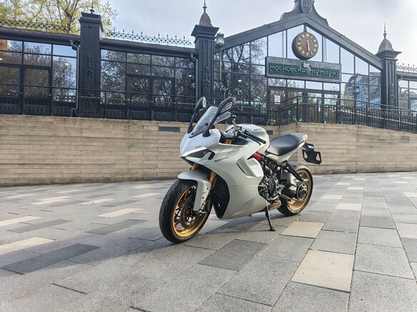 2021 Ducati Supersport, белый, 1450000 рублей - вид 3