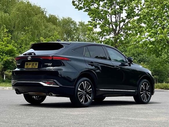 2022 Toyota Venza II, чёрный, 4102000 рублей - вид 3