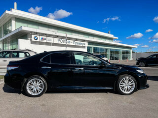 2021 Toyota Camry VIII (XV70), чёрный, 2847000 рублей, вид 4