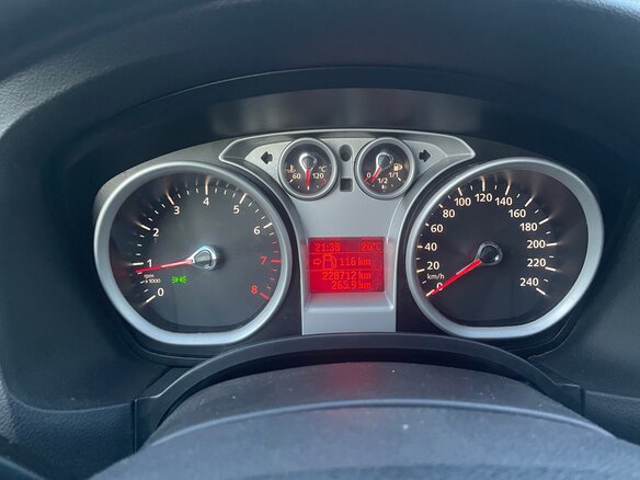 2010 Ford Focus II Рестайлинг, белый, 430000 рублей - вид 10