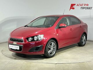 2013 Chevrolet Aveo II, красный, 600000 рублей, вид 1