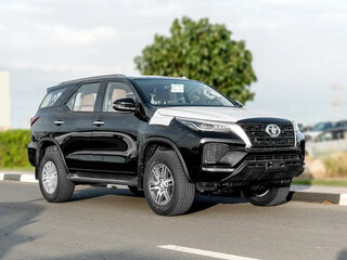 2025 Toyota Fortuner II Рестайлинг, чёрный, 5130000 рублей, вид 1